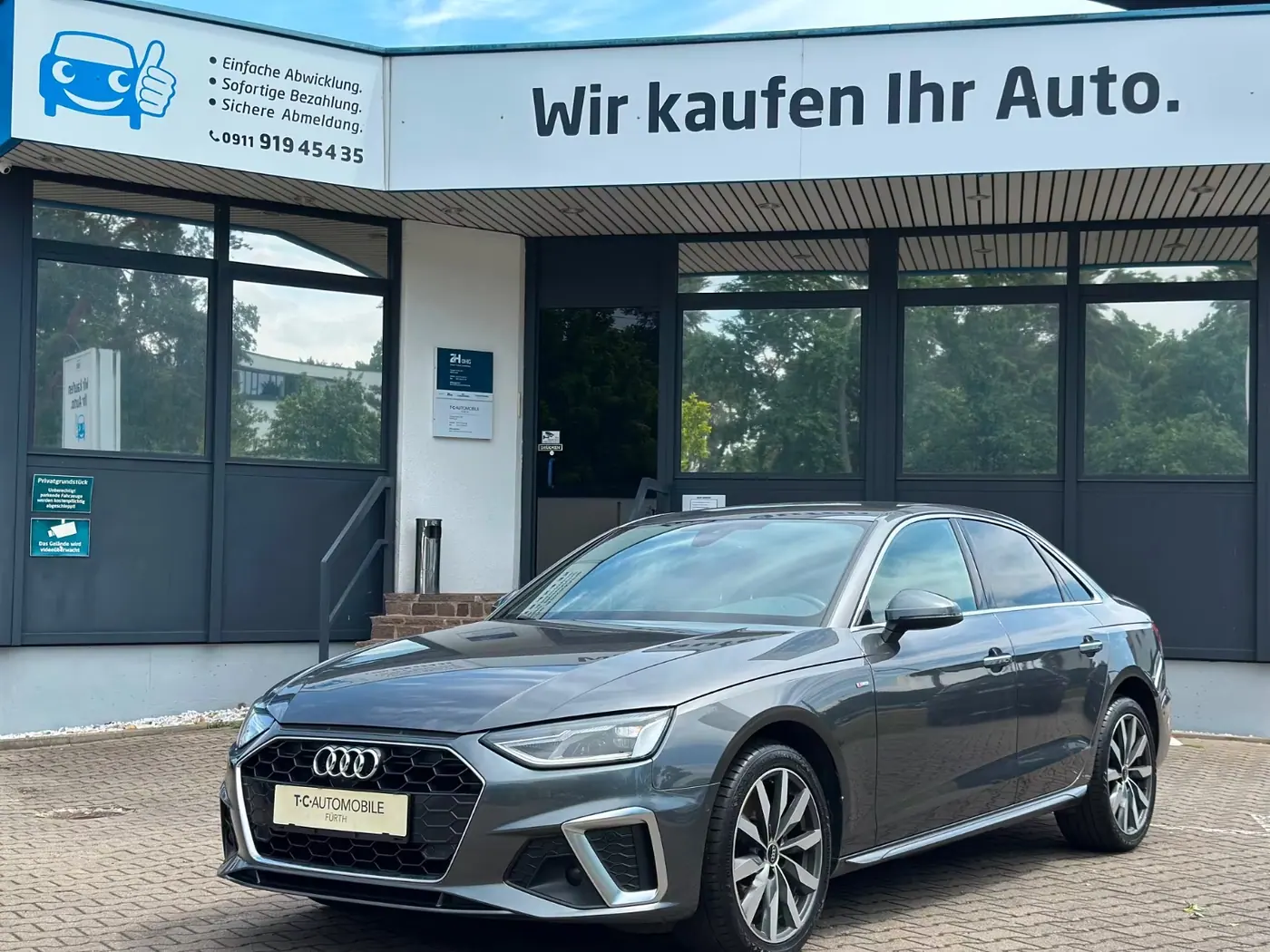 Grauer Audi A4 S line im Bestand von T.C. Automobile